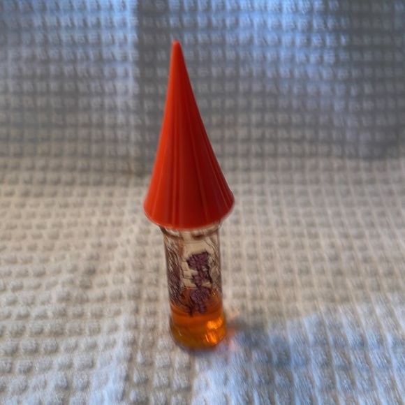 4 1979’s Avon Spray Perfume Bottles‎ - Picture 8 of 13